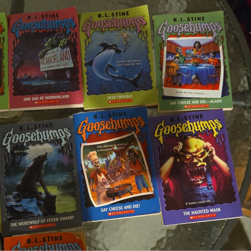 Kids Book Collection - Assorted Color Covers - Picture 4 of 4
